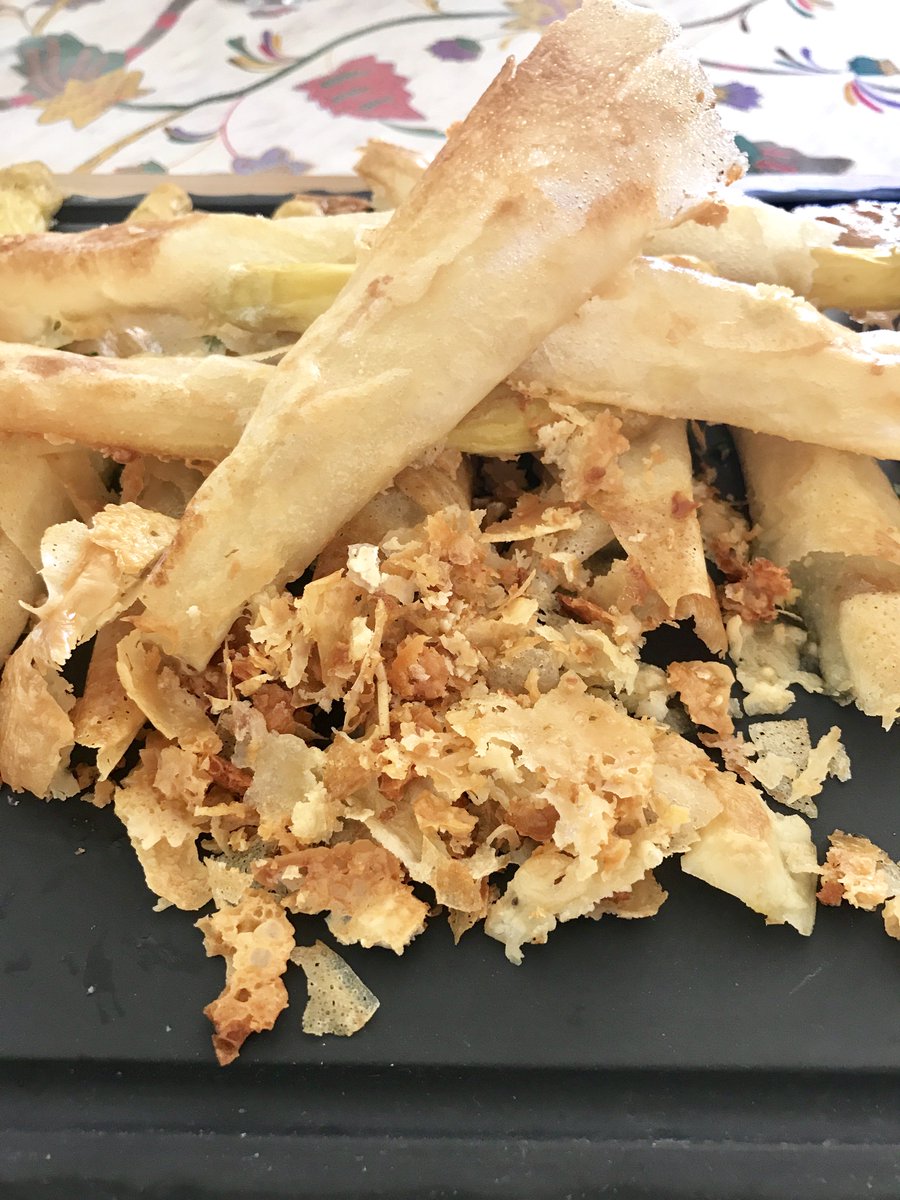 DespensaEmelin's tweet photo. Hoy en el blog; cucuruchos de espárragos de Navarra con salsa holandesa y zumo de naranja 👌https://t.co/x2slip1rpa #yummy #recetaza #Food https://t.co/ojeDAIvuMs