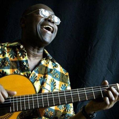 Merci à l'ONU d'avoir fait briller le #Gabon en inscrivant Pierre Claver Akendengue au rang des seize penseurs et artistes des 5 continents.