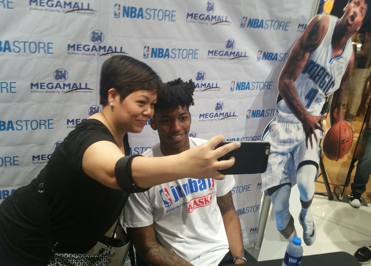 NBA_Philippines's tweet photo. Her #Selfie game is on point. Try asking @elfrid Payton. #JrNBAPh2017 https://t.co/xr4qFTqghL