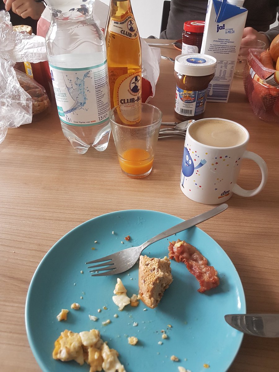 Alex_Witkowski's tweet photo. Nur beim #DevHackathon Frühstück.. #Ei #Bacon #ClubMate #Kaffee #Nutella @DevelappersGmbH @martin_hey @JaayyyJaayyyy @g_doroschenko https://t.co/NH3hJ4wstZ