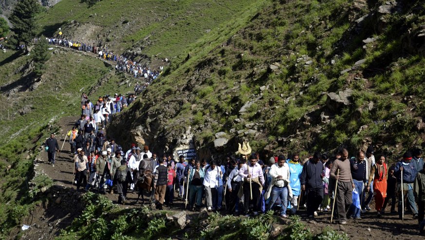 airnewsalerts's tweet photo. #Uttarakhand: Railway Minister @sureshpprabhu lays foundation stone for providing rail connectivity to #CharDhams in #Badrinath. https://t.co/LYmBbaH0JJ