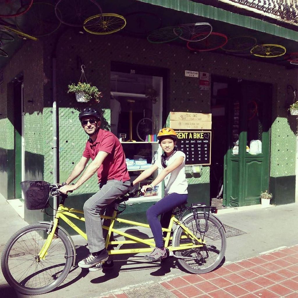 ruzafagente's tweet image. Comparte tus momentos #ruzafagente con nosotros.
🔝📷@ciaobike 
Gente de Ruzafa!! #ciaobike #rentalbike #rentbikeval… bit.ly/2qcfaad