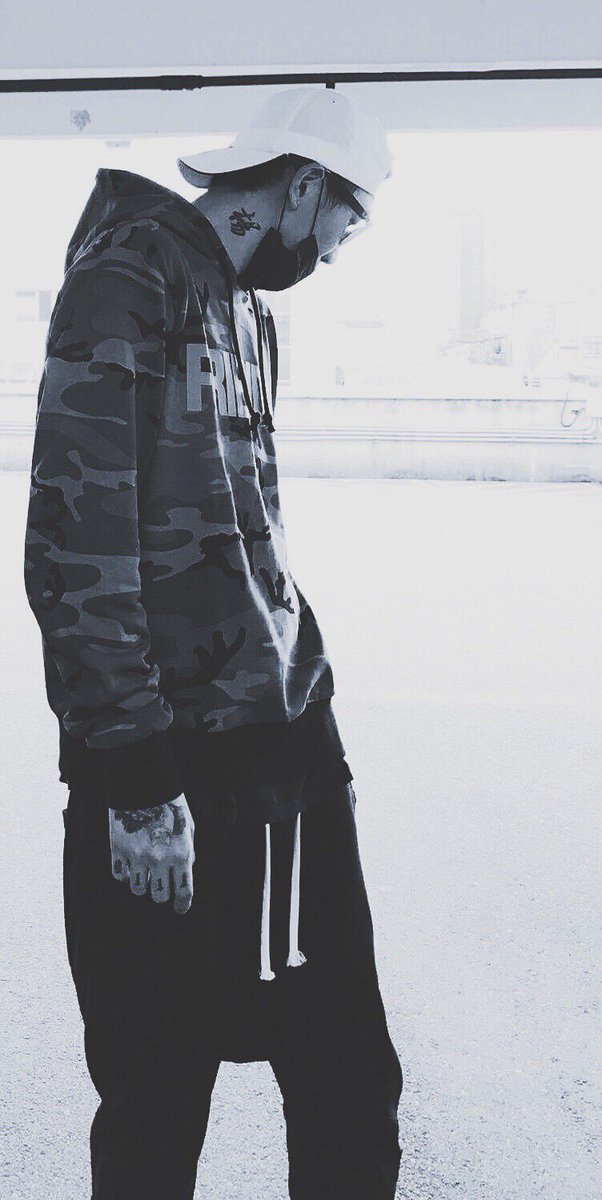 DjMadTaiwan's tweet photo. VLONE服飾側拍 

感謝Overdope 雜誌邀請。

https://t.co/pFyP2ts6xM VLONE

#vlone #djmad #overdope https://t.co/e086ywZTns