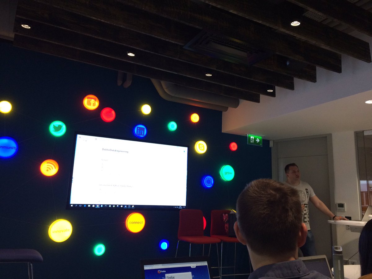 5Cl9H14C's tweet photo. Data Wrangling with Python #Dublindataengineering #RLadiesDublin #BOIworkbenchTrinity #bankofireland https://t.co/6CKwBgjbYB