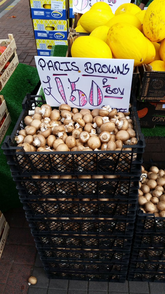 Paris brown mushrooms <a href="/LeedsMarkets/">Leeds Markets</a> @loveurlocalmkt #iloveleeds great value feed your family and friends