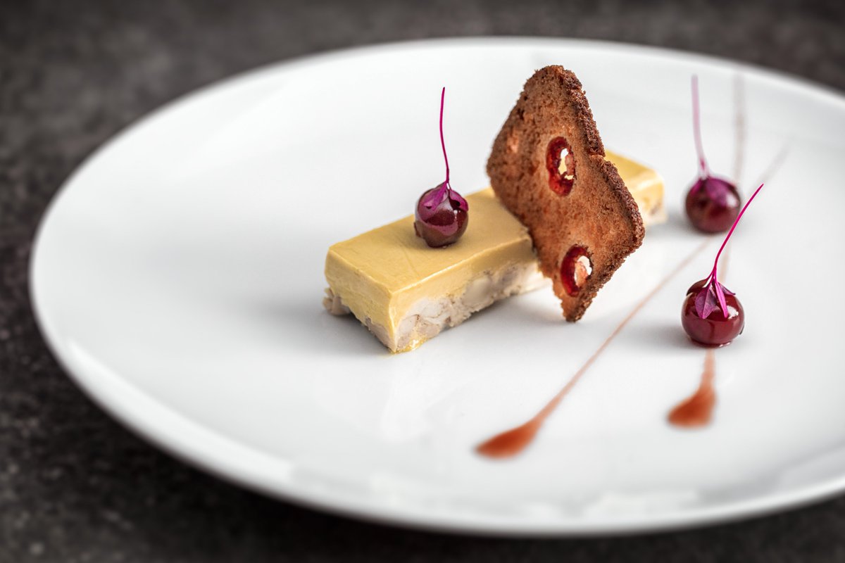 FayditP's tweet photo. Great day shooting @BeechfieldHouse  #chef @chefmikeybain  &amp; #pastrychef @WagerDamien  #foodphotography #finefood #Southwest #ucookishoot https://t.co/l9scOm7esd