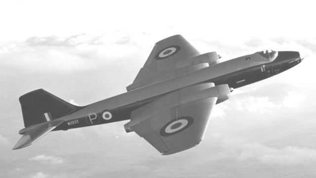 BAESystemsAir's tweet photo. The Canberra, which made its first flight on this day in 1949, went in to service with the @RoyalAirForce in 1951. https://t.co/pKnwunlqCh https://t.co/JqdHuEln9U