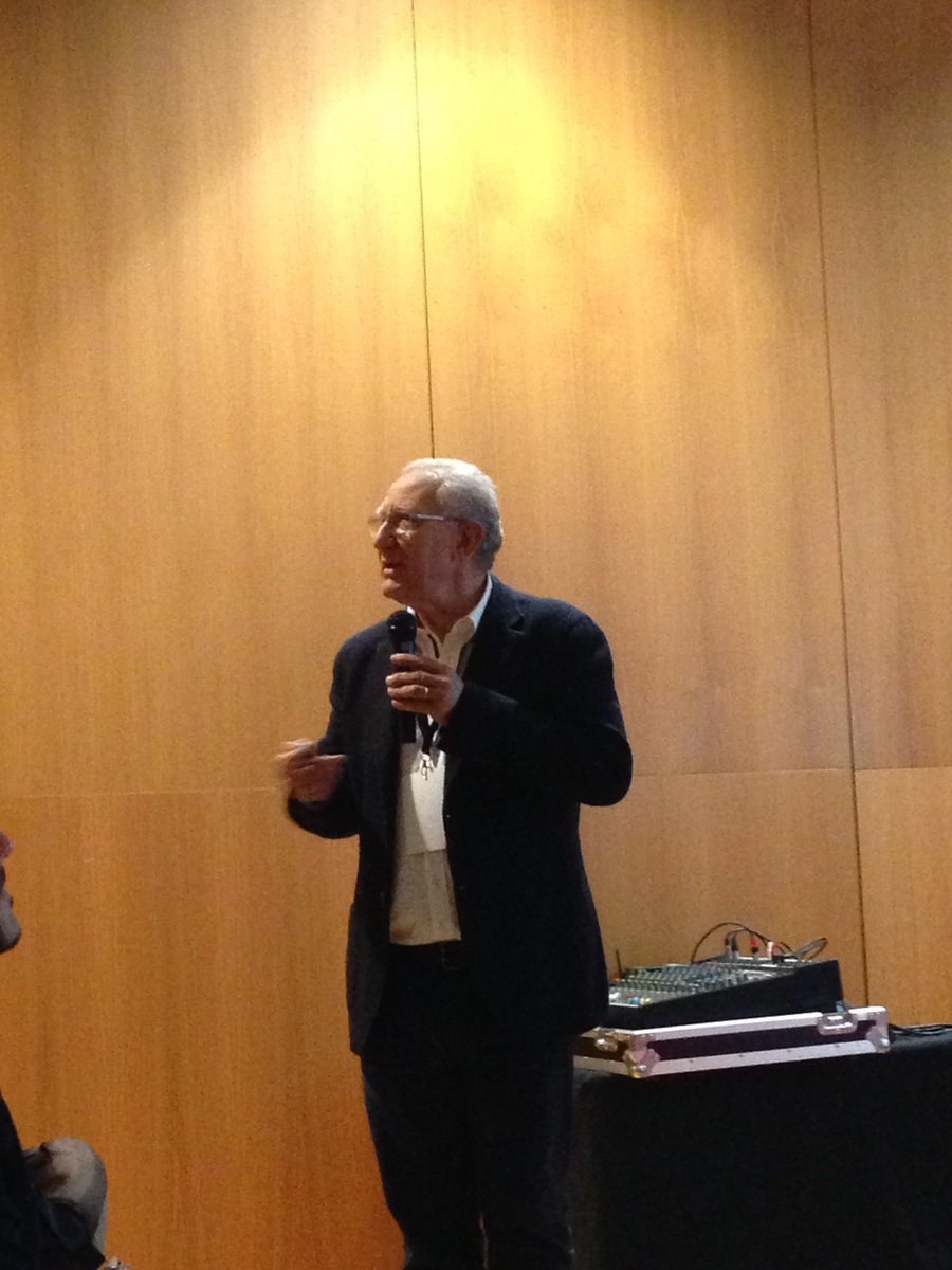 casal_carmen's tweet photo. Recordando lo básico de la rcp Pediatrica con Dr.Manrique #SEUP17 @ivpediatria https://t.co/qjvOtdPQeo