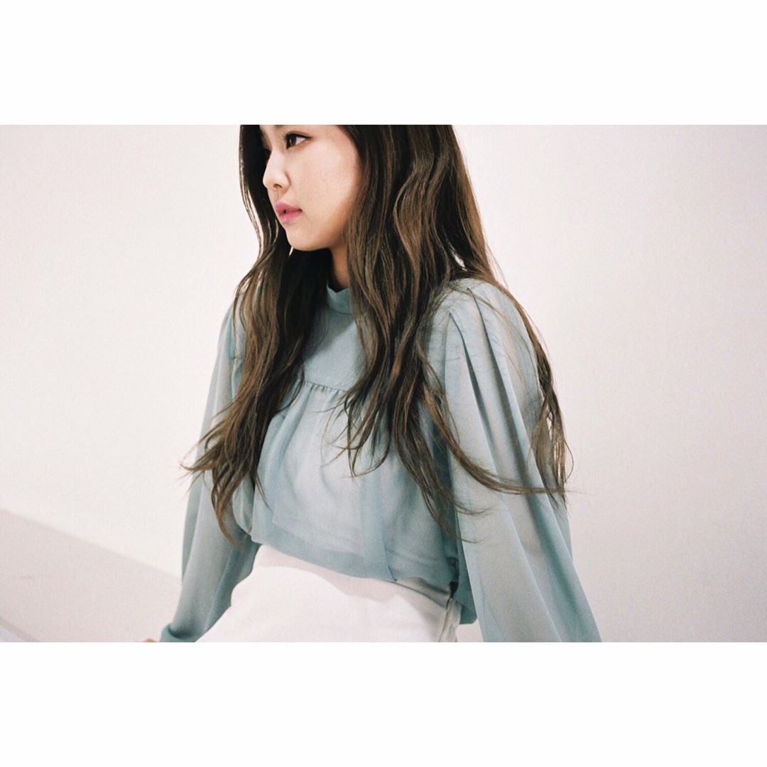 BLACKPINKVZLA_'s tweet photo. [IG] BlackpinkOficial : 
#BLACKPINK #MINTJEN #BLINK #MintJendeuk #ConociendonosUnDiaTarde #블링크 
Nos Vemos Todos Mañana 🌼 https://t.co/OtV25Kxz5Q