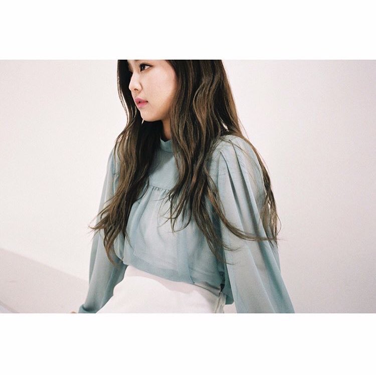 BLACKPINK_JENN's tweet photo. #BLACKPINK #MINTJEN #BLINK #민뜨젠득 #하루뒤면만난다 #블링크
우리 내일 봐 🌼 https://t.co/5yYCy2nEO7 https://t.co/h1gGZCHITY