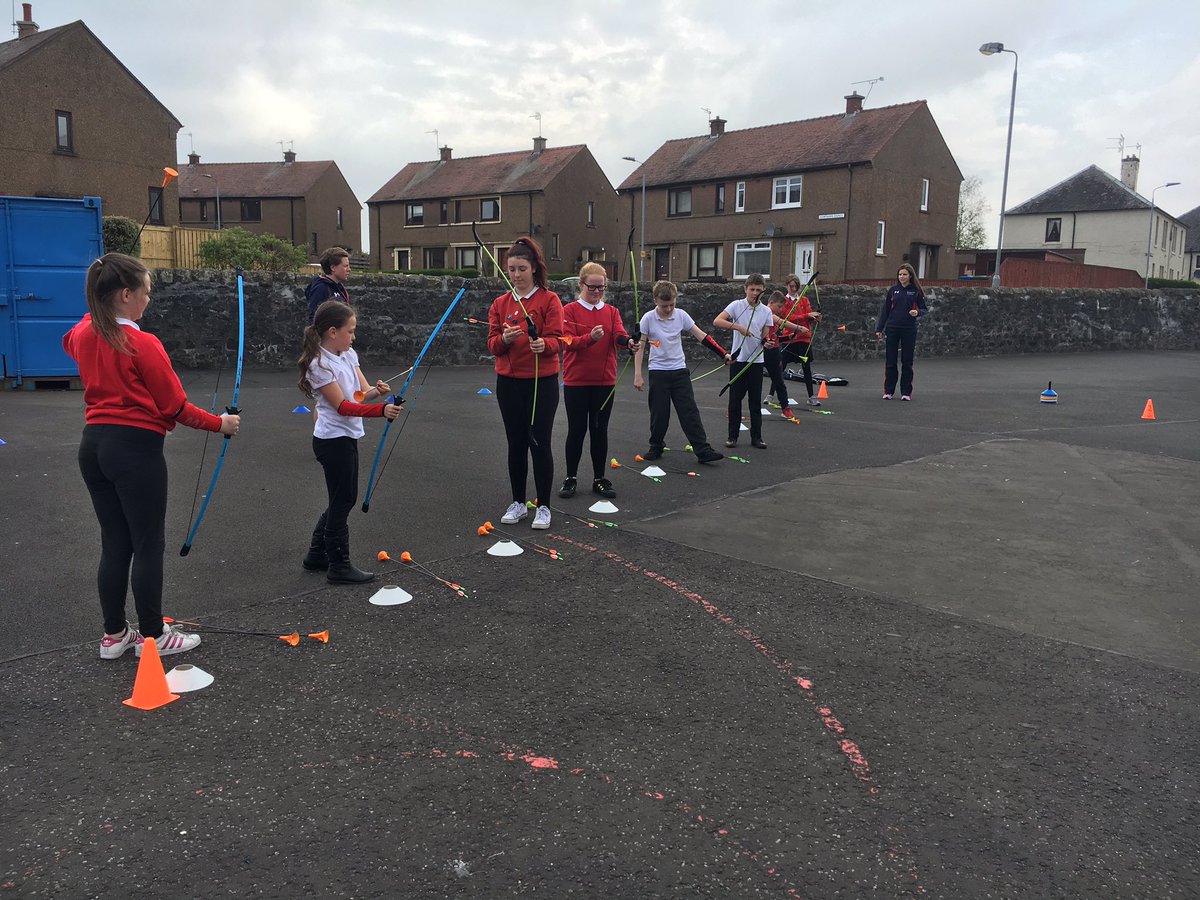 ActiveClacks's tweet photo. Another great #SoftArchery session @CoalsnaughtonPS on Fri -trying the sport outside this time @scottisharchery @act_clacks #inactive2active https://t.co/HoMfN2FyDl