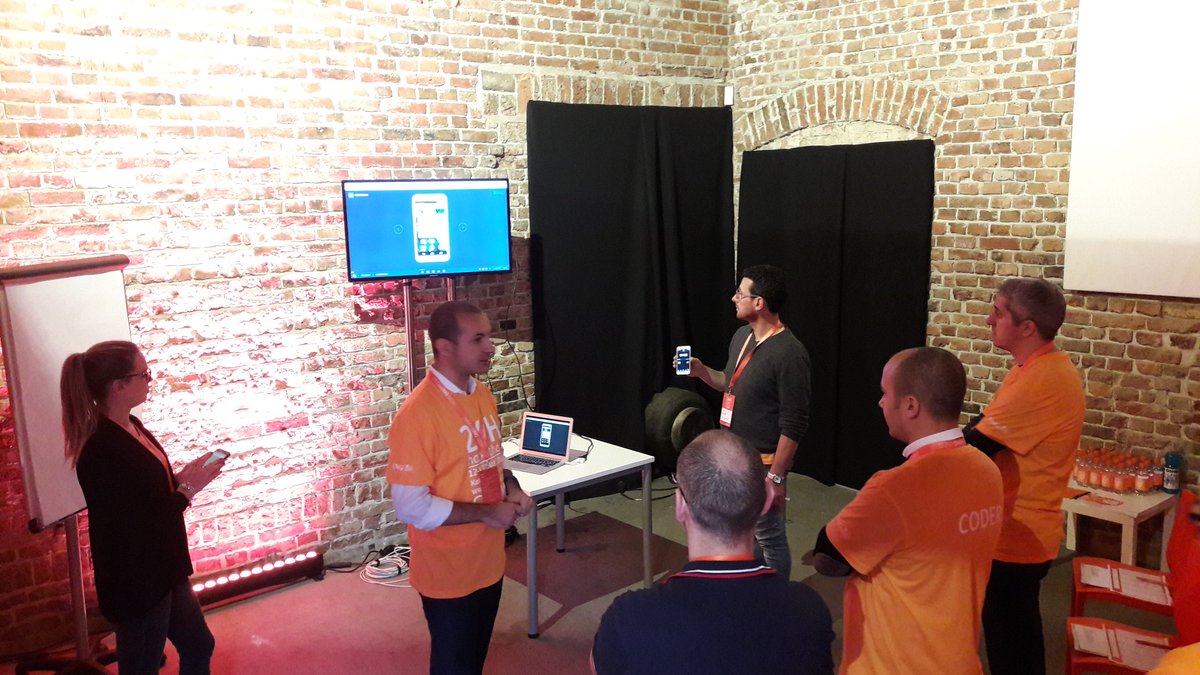 VanelliAndrea's tweet photo. #IngItalyHackathon Time to test our pitch. https://t.co/vOMVDffRib