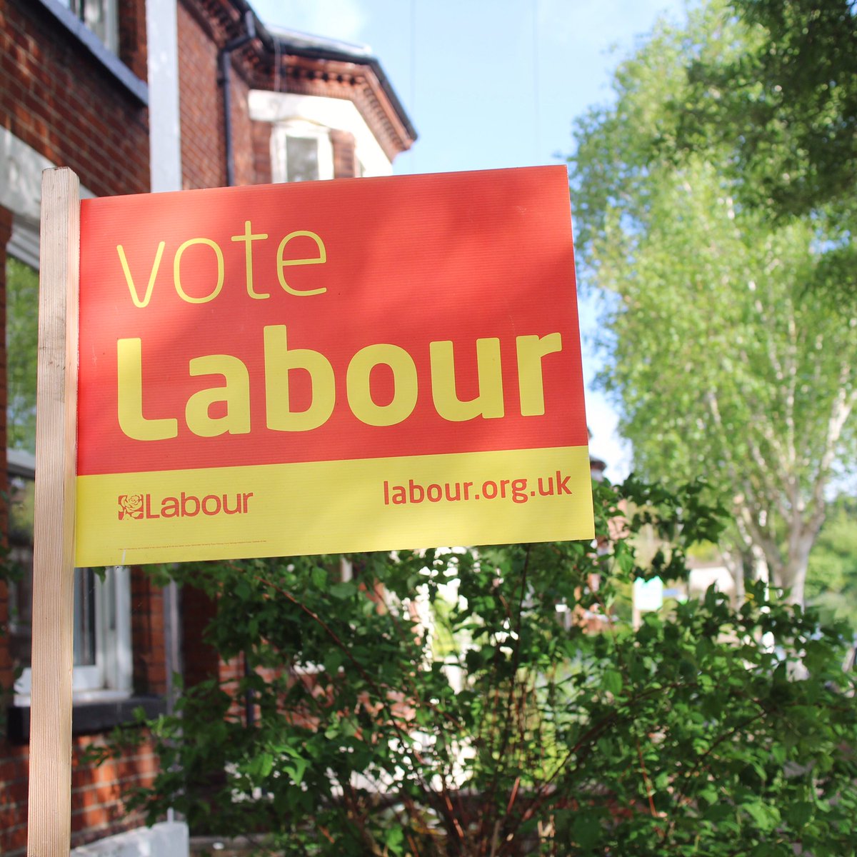 We're out and about today, speaking to residents across the city to re-elect <a href="/labourlewis/">Clive Lewis MP</a> and elect @Chris4NorwichN