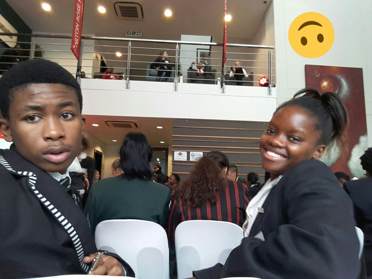 MbusiMsweli's tweet photo. #FutureLawyers#FutureNortonRoseFulbrightEmployees#LookinAtFutureBossesUpThere#scholarday@NLawGrad https://t.co/evpq7QiE9j