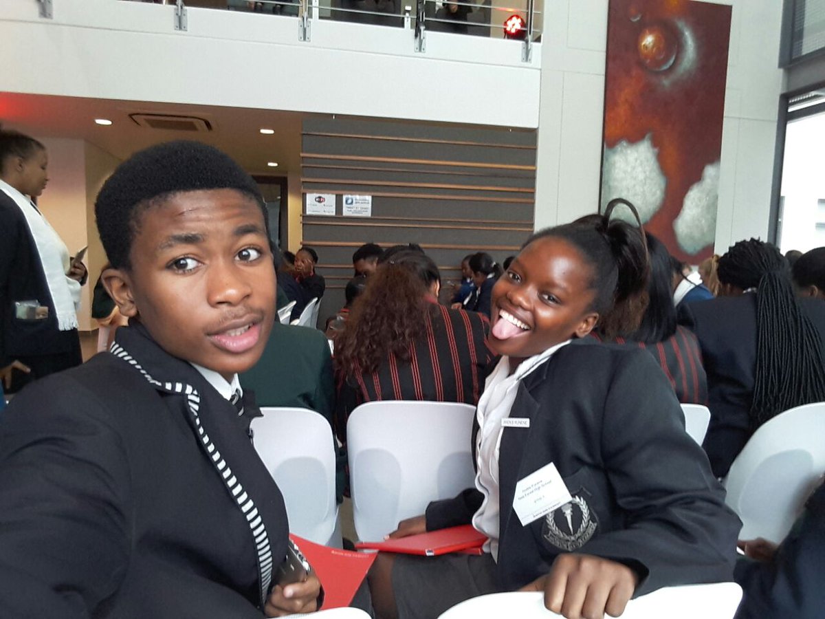MbusiMsweli's tweet photo. #FutureLawyers#FutureNortonRoseFulbrightEmployees#LookinAtFutureBossesUpThere#scholarday@NLawGrad https://t.co/evpq7QiE9j