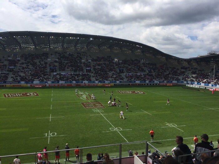 rdvsportif's tweet photo. En attendant l'équipe de France #HSBC7s #Paris7s @HSBC_FR @HSBC_Sport https://t.co/EKypL0mGTn