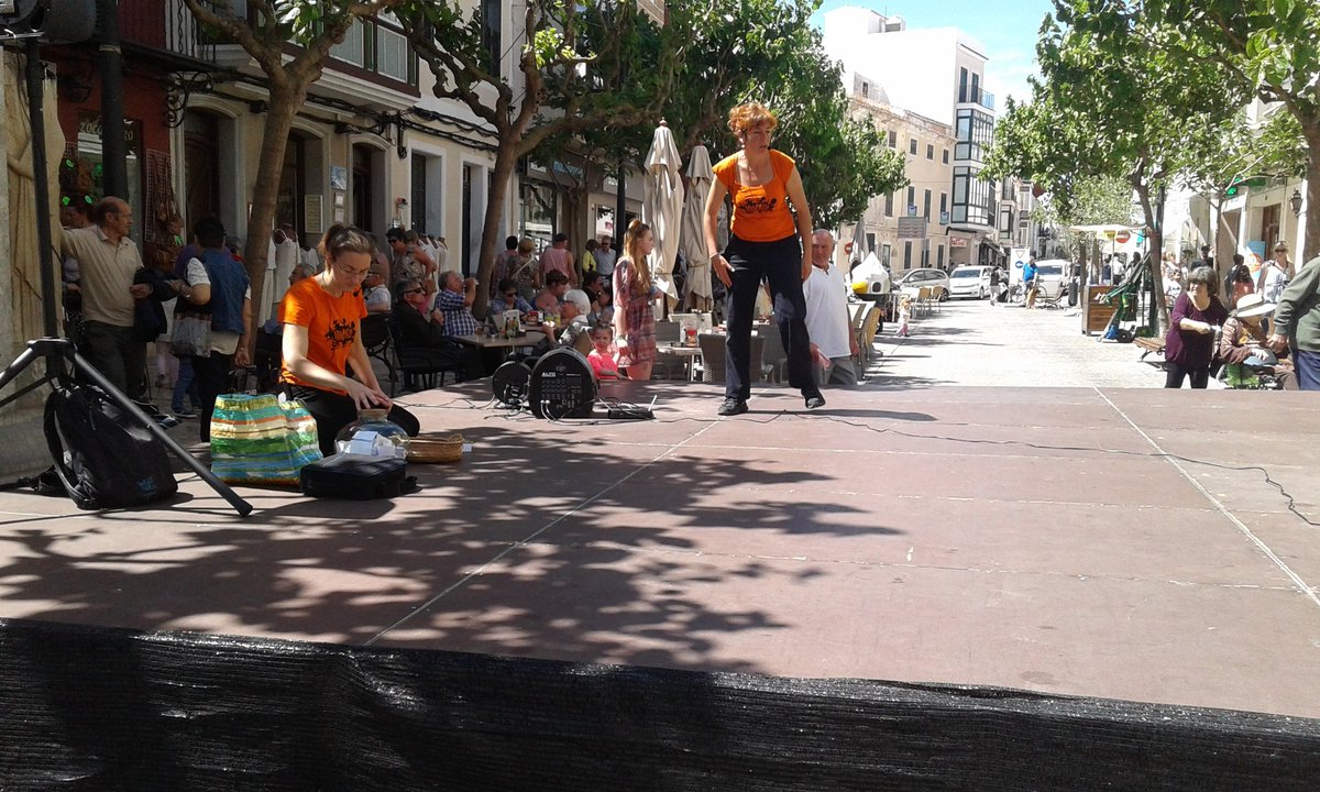 MestralESS's tweet photo. En 20 minutos empezamos con el #improxou de teatre de xoc #ComercioJusto #somosrebeldesconcausa #Menorca https://t.co/GqqA1h7zbx