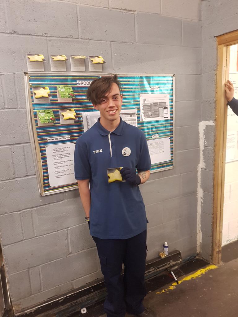 Henry getting some amazing feedback from a customer! Well done! <a href="/robbiedinho/">Robbie Greenhill</a> @MattDoherty_20