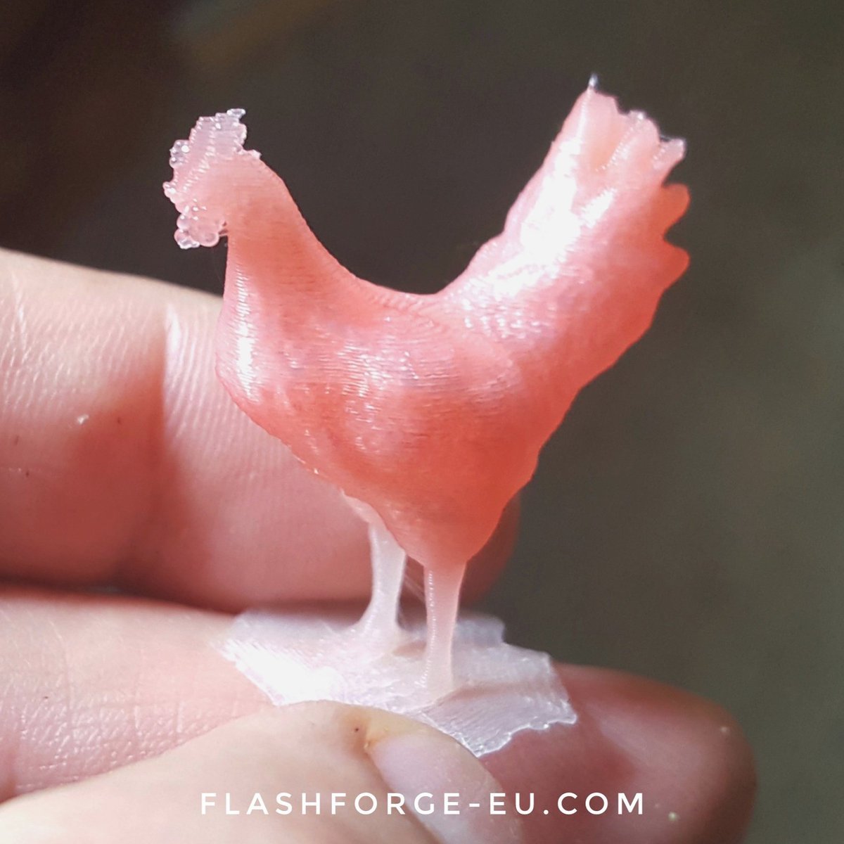 Tiny chicken without support structures wirelessly #3Dprinted on #FlashForgeFinder via the app #Happy3D Download: flashforge.com/happy-3d