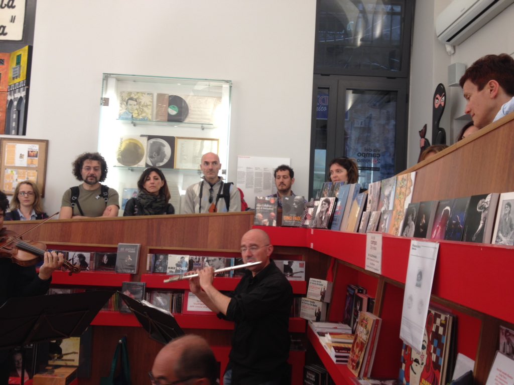 LauraMonferdini's tweet photo. Nuova Scuola Genovese in viadelcampo29rosso con Camerata Musicale Ligure! Perché....la musica e' la chiave! https://t.co/c3FMSMMzEU