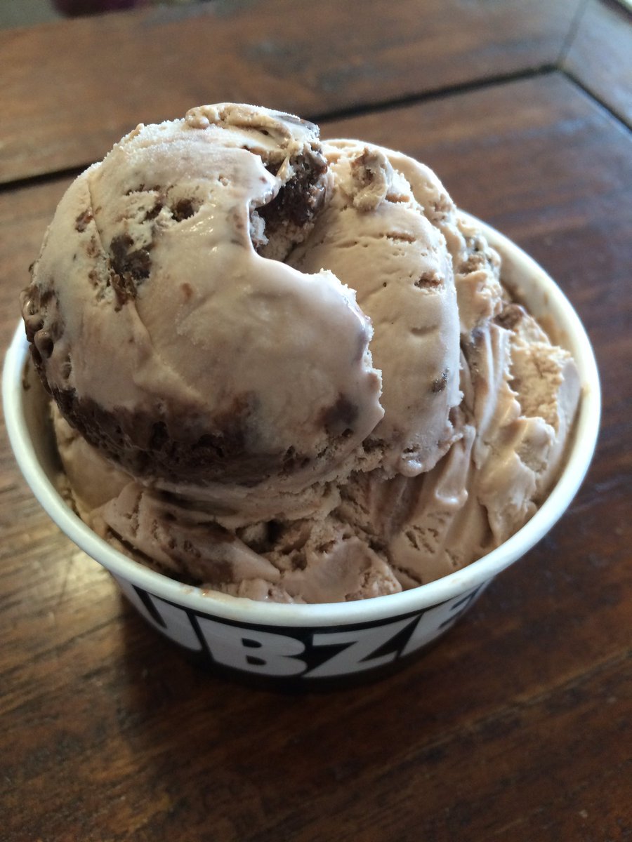 ShopDearDoris's tweet image. Soooo good #icecream Craving this all day #worththewait @PenarthSweets Thankyou 😍