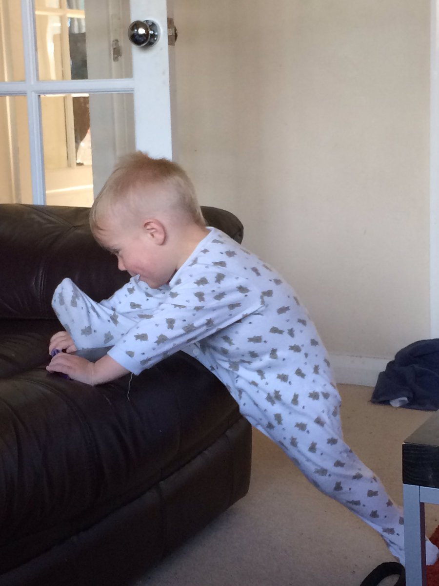 cazzlerhartley's tweet photo. My #balletboy stretching! x #bigballet @Wayne_Sleep @Monica_Loughman @GoatJonno https://t.co/cw9e2jBXyg