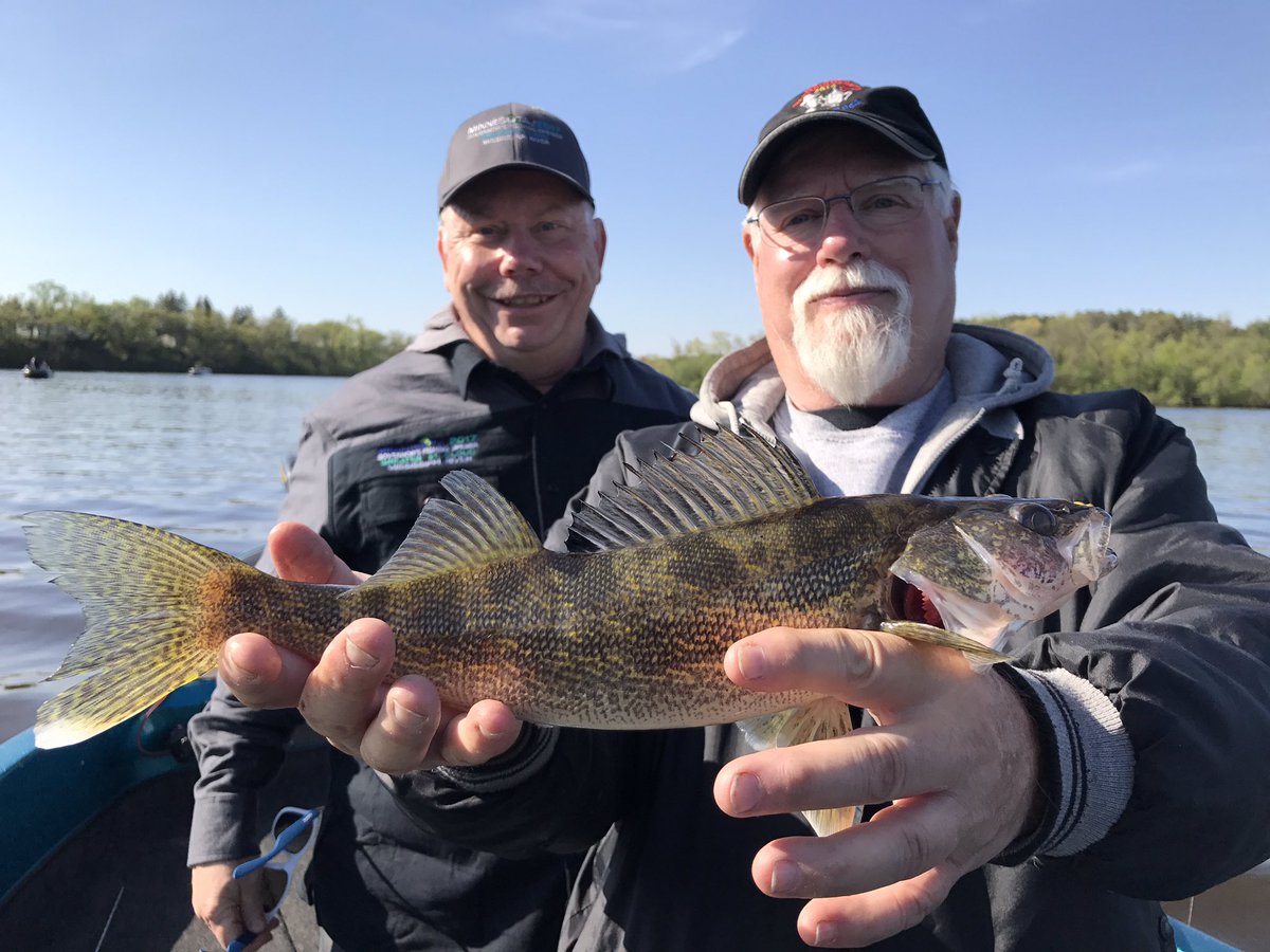 Schultechno's tweet photo. Bill stuck the one I missed! @visitstcloud #MNGFO2017 #WhereAreTheyBiting #UpperLip #NiceEye https://t.co/90d0md1Gas