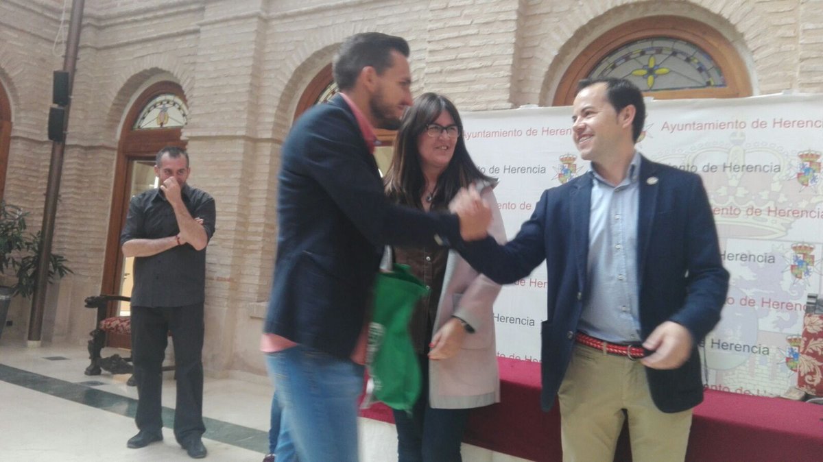 SergioGNC's tweet photo. Orgulloso d estos campeones..por eso hoy se les ha recibido n el @AytoHerencia como se merecen.Hay mucho trabajo detrás x y futuro x delante https://t.co/UH3etckPl7