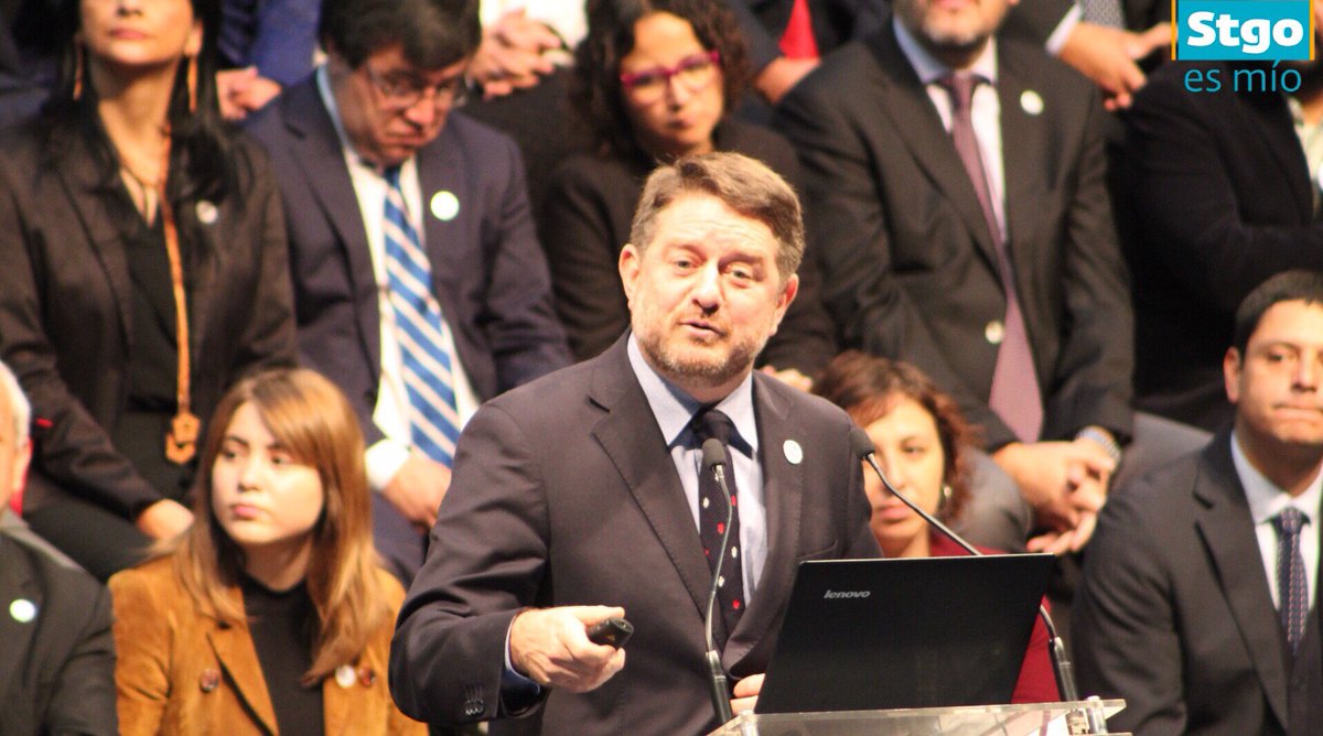 StgoesdeTodos's tweet photo. "La cultura es el alma del pueblo" Intendente @Orrego acerca del Programa @Stgoesmio en   #CtaPublicaRM 2017 🎭🎨🤹🏼‍♂️🎵 https://t.co/NaU77RMOfe