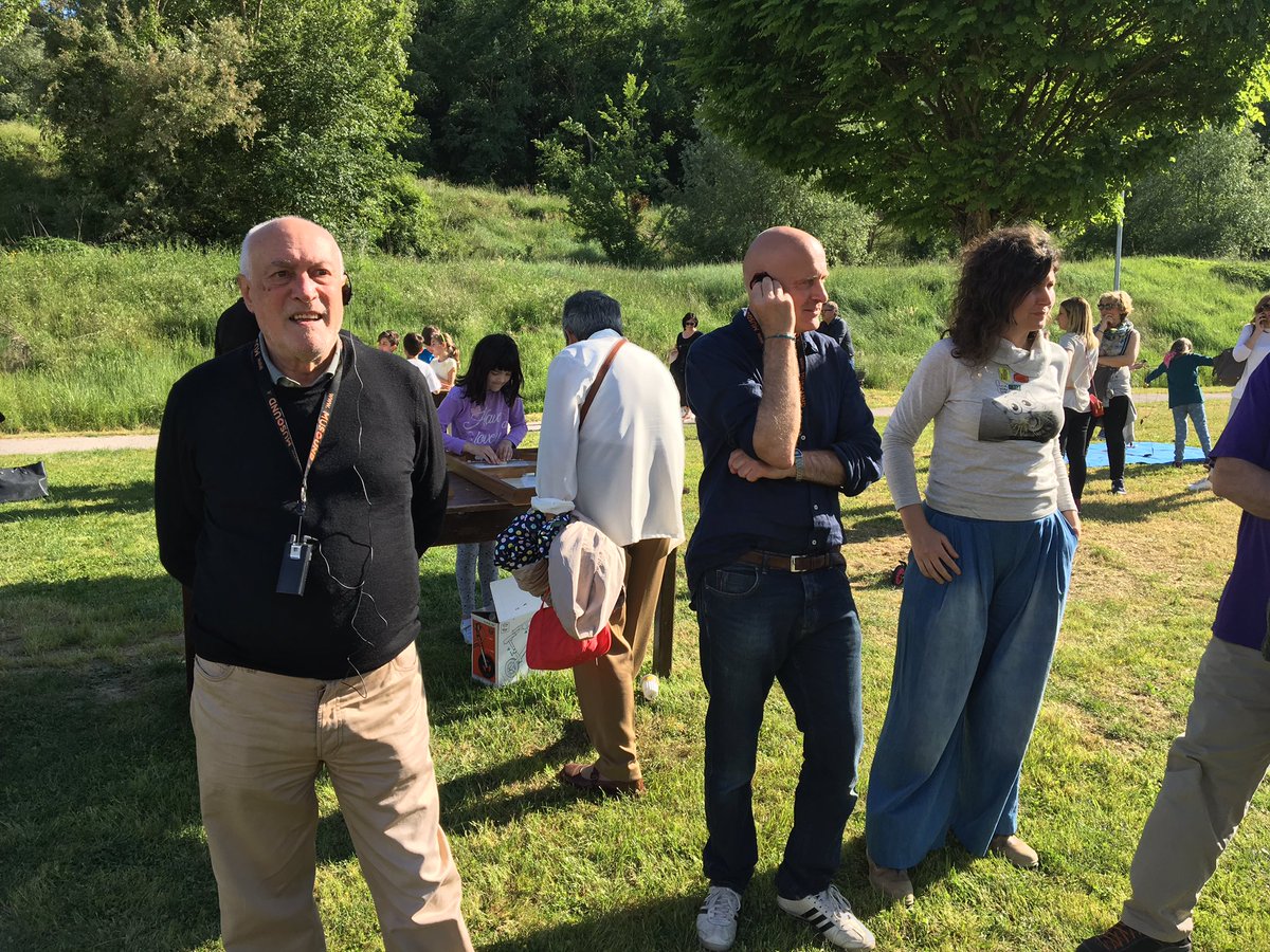 sgv2050's tweet photo. Parco #PeppinoImpastato: inizia l'esplorazione partecipata con sistema #whisperradio, insieme a @carloi.
#sgvcantierecivico #urbanexperience https://t.co/j8HiuALyOg