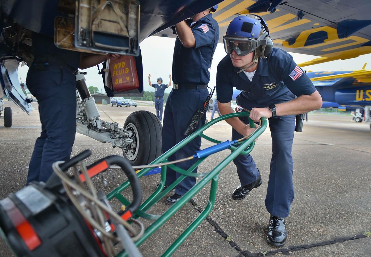 BlueAngels's tweet photo. #BlueAngelsFans in Memphis, Millington and TENNESSEE!
The #BlueAngels jets are fired up, serviced and waxed for the #MemphisAirshow TODAY!!! https://t.co/87GBs8JxBP