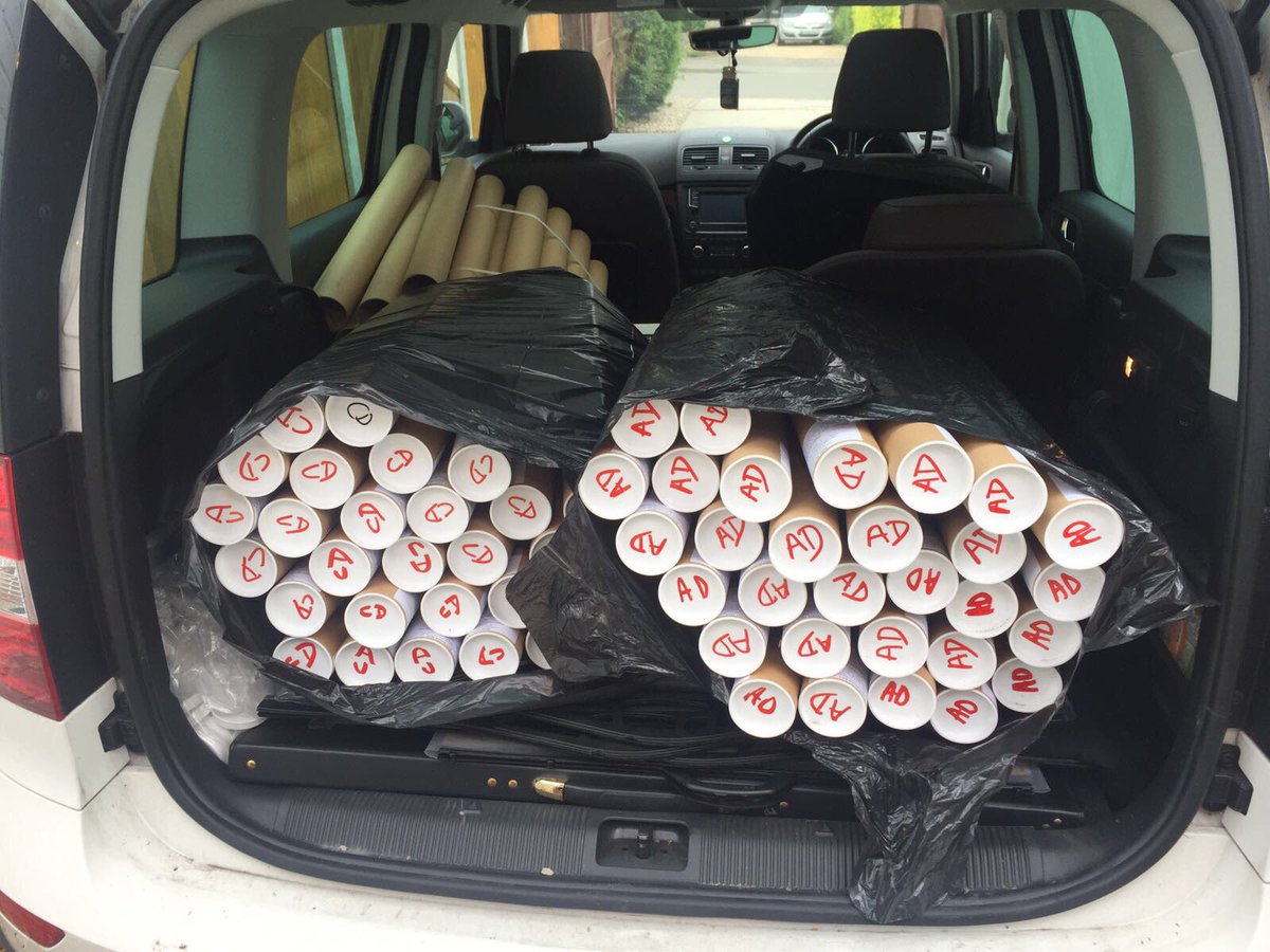 Packing the car ready for #artyardsale tomorrow <a href="/artrepublic/">Art Republic</a> in #Brighton #royspeople #art #Bargains