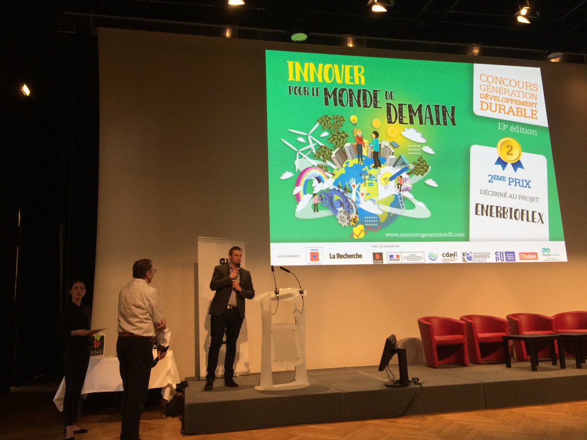 dominiqueleglu's tweet image. .@maglarecherche #cgd2 D. Clément de @ademe remet 2è prix à Enerbioflex (monde agricole) @estpparis @Ensam @DUNOD déjà 26 clients en 6mois!