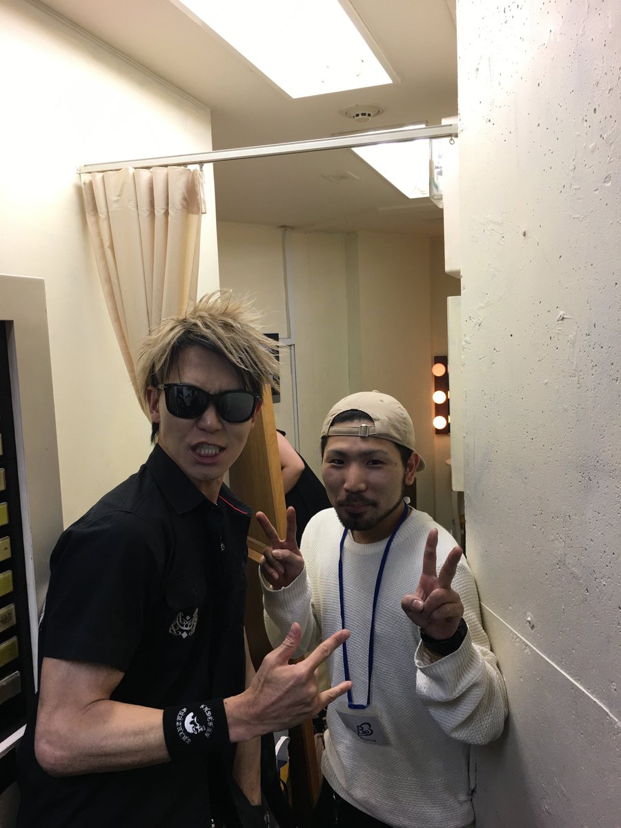 Shinpei Breakerz そして今日は メンバー全員のヘアメイクを山田君に担当してもらいました ライブ現場で一緒に 仕事出来て 本当に嬉しかったです 山田君 ステキな髪型をありがとう Junjiwarau2