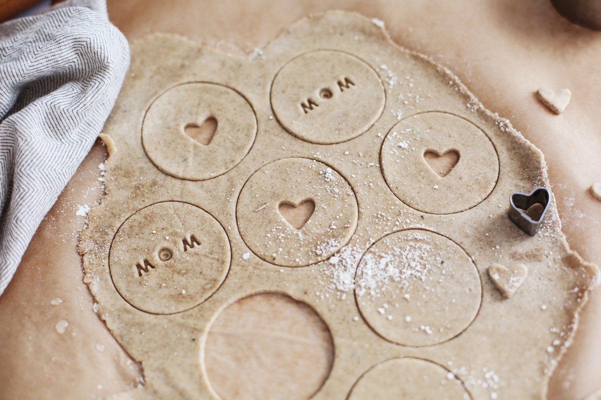 In collaboration with @clementinedaily , I'm prepping a full #MothersDay brunch... including these cutie pies! 💐👸💛 clementinedaily.com/2017/05/3-heal…