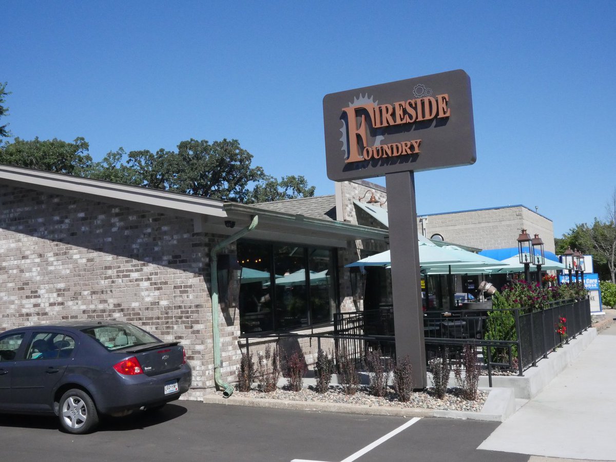 FSideFoundry's tweet image. Come on down to @FSideFoundry and enjoy this beautif weather on our amazing patio and endulge in our FIreside Sangria....