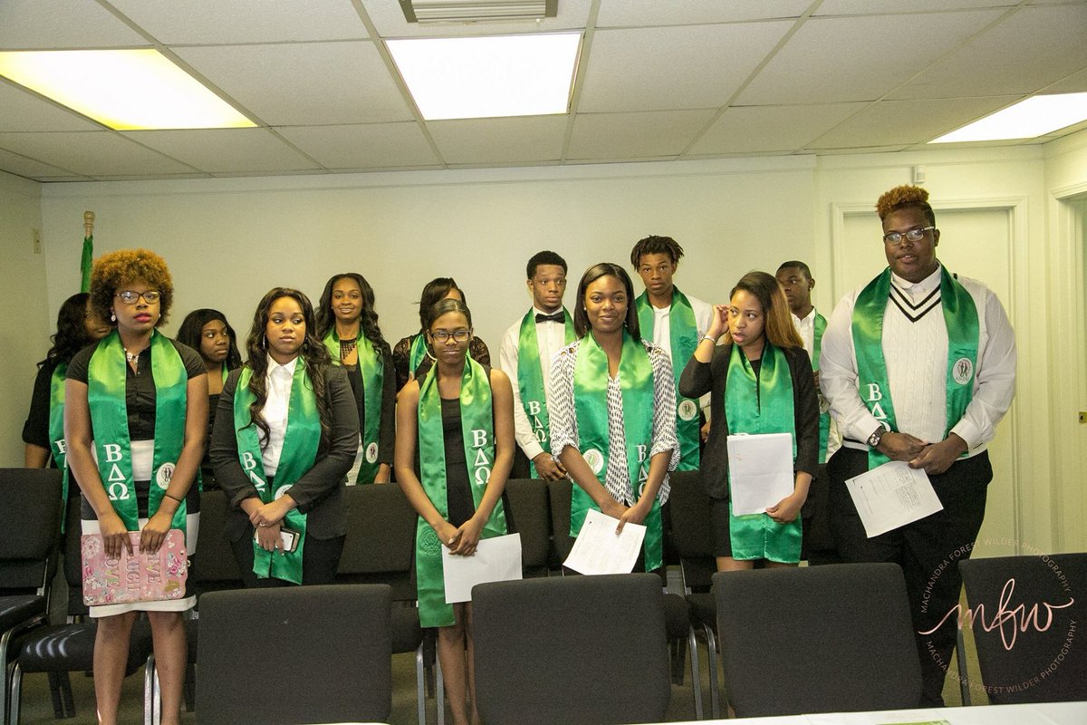 BDOAKA's tweet photo. Metro Jackson Area students completed our 3rd cycle of the ASCEND program! 📸:MFW Photography! 🎓💞💚#AKA1908 #BetaDeltaOmega #ASCEND https://t.co/kWkeE5bEU3