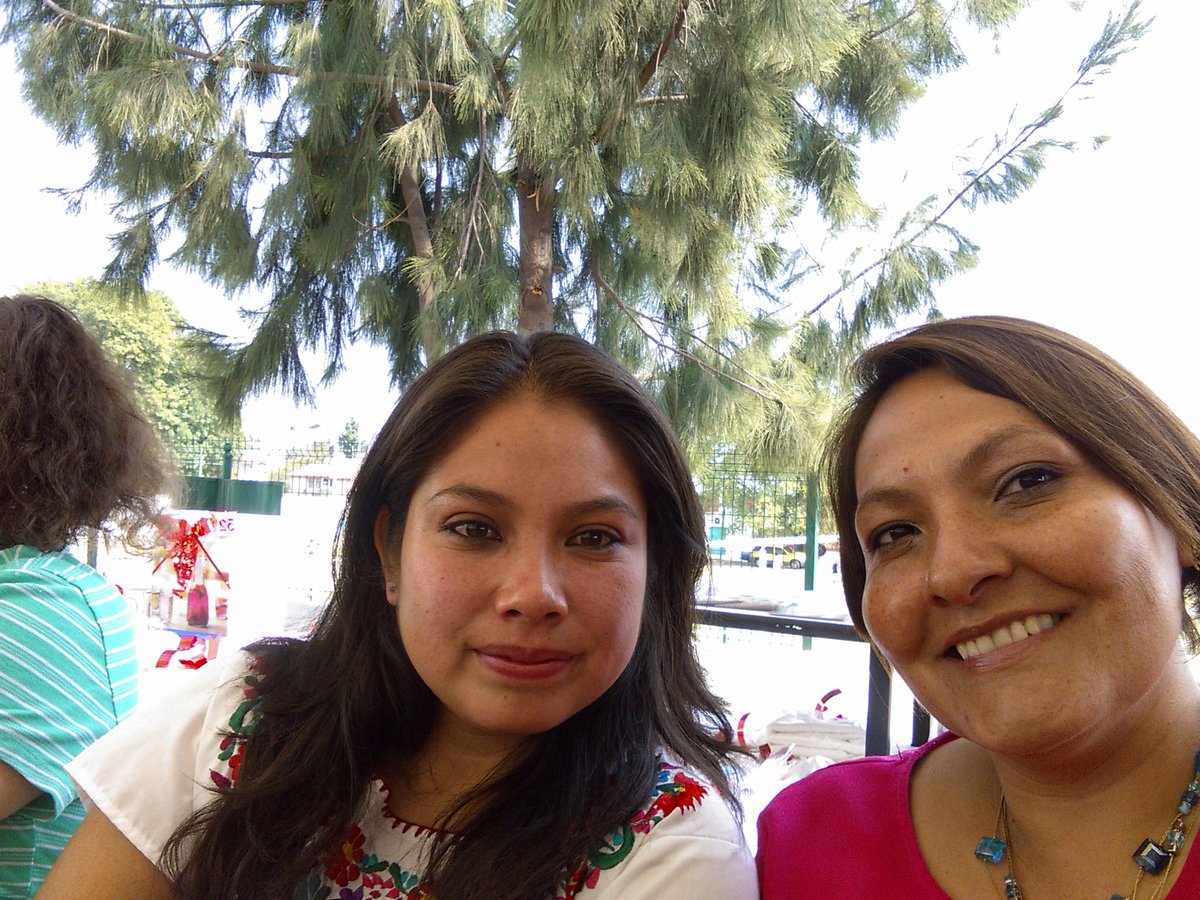 GloriaVazvar's tweet photo. Gracias @TlaCardenas por invitar a @CholulaDIF a la hermosa celebración para las mamás de #Manantiales juntos servimos más y mejor. https://t.co/QkPxNPGchr