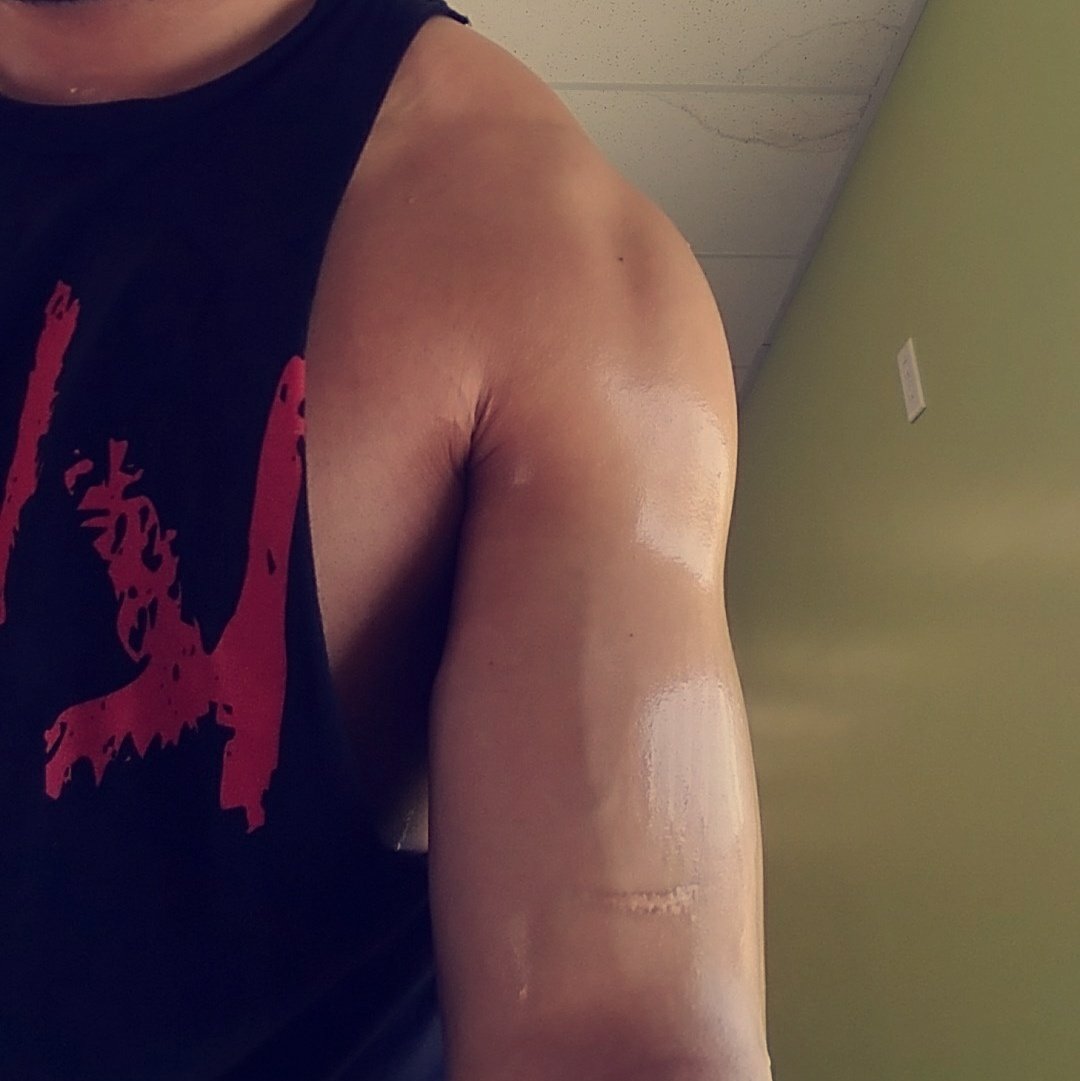 ElvisAliagaTCB's tweet photo. #PreshowPump πͺ https://t.co/l0rCKPYFMX