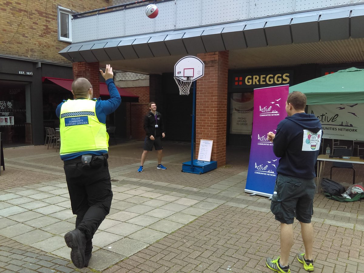 ActiveCN's tweet photo. Our #Havant team busy engaging local young people at #escd17 , supporting reduction in ASB & breaking down barriers with @HavantPolice https://t.co/XC0ADDsuuD