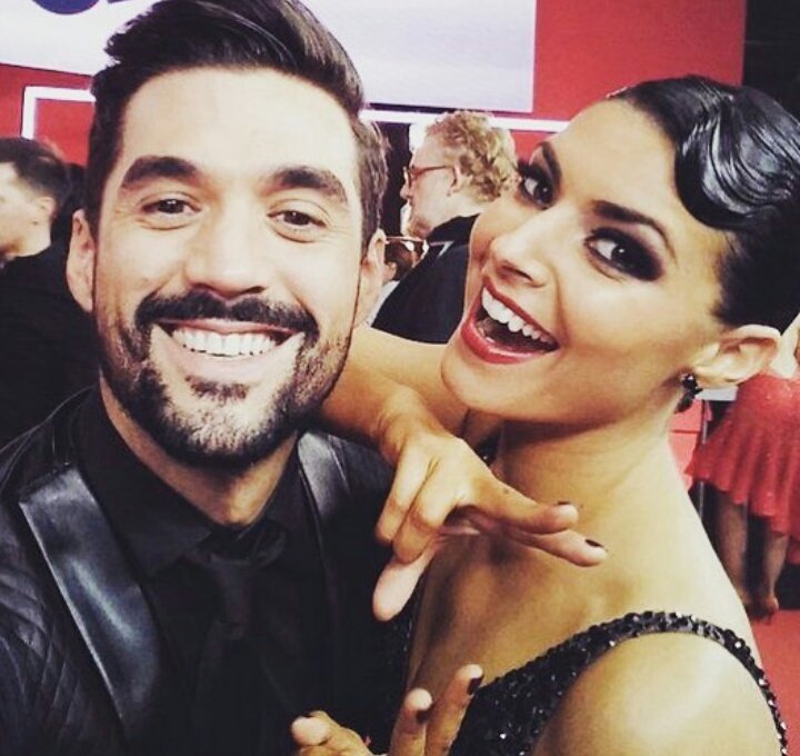 CandicePSource's tweet photo. Un merveilleux anniversaire au très talentueux @florentmotheoff ! Rendez-vous les 17/18 juin pour le retour des #CandiFlow à Parthenay 💃 https://t.co/CSmLX3HmWU