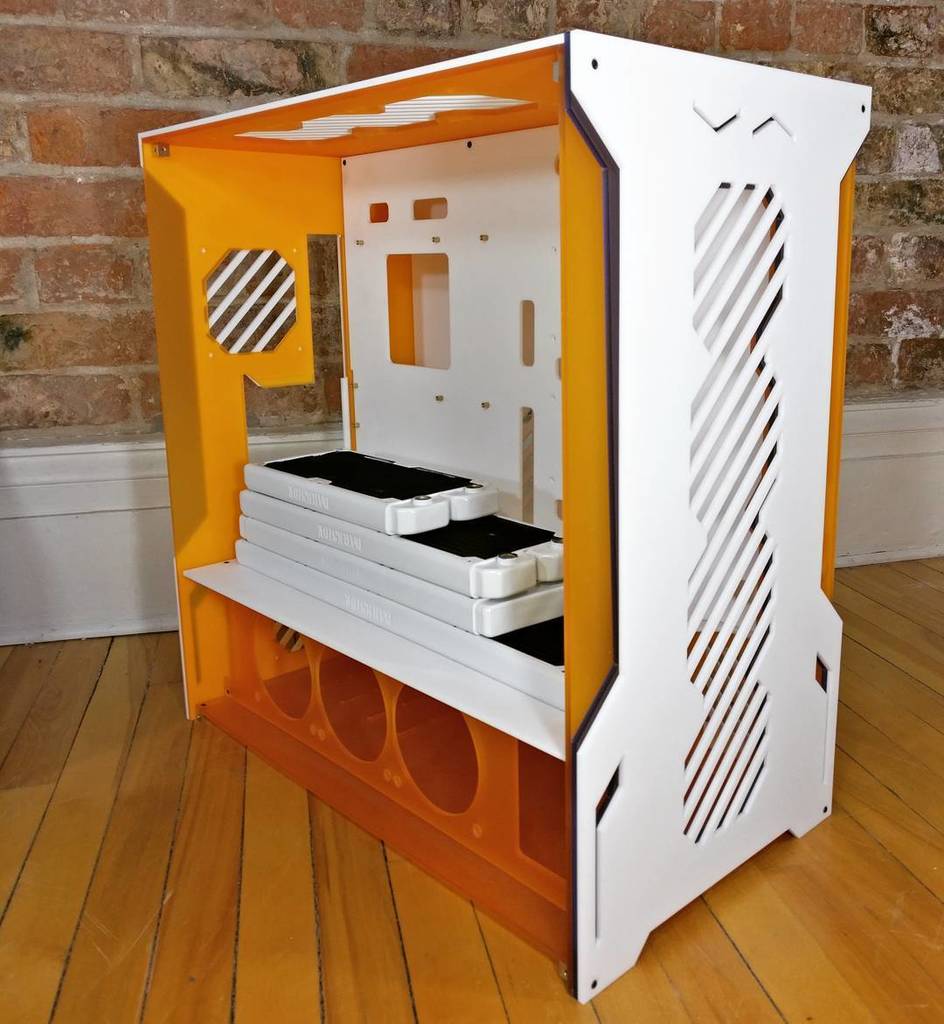 maximenb's tweet photo. This #parvumsystems L1.0 is going to hold a 480mm,  a crossflow 360mm, a standard 360mm and a 240mm radiator. Plan… https://t.co/orqEWC0Qin https://t.co/kxBETCgPzN