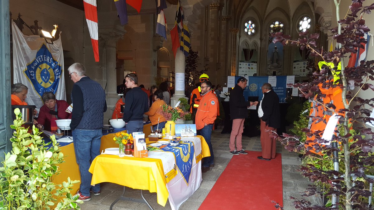 RotaryQuimper's tweet photo. #FAV2017 #RotaryQuimper aux  chapelle du grand séminaire au profit #SNSM PENMARCH. venez nombreux soutenir cette action solidaire ! https://t.co/5lliSUvUv0