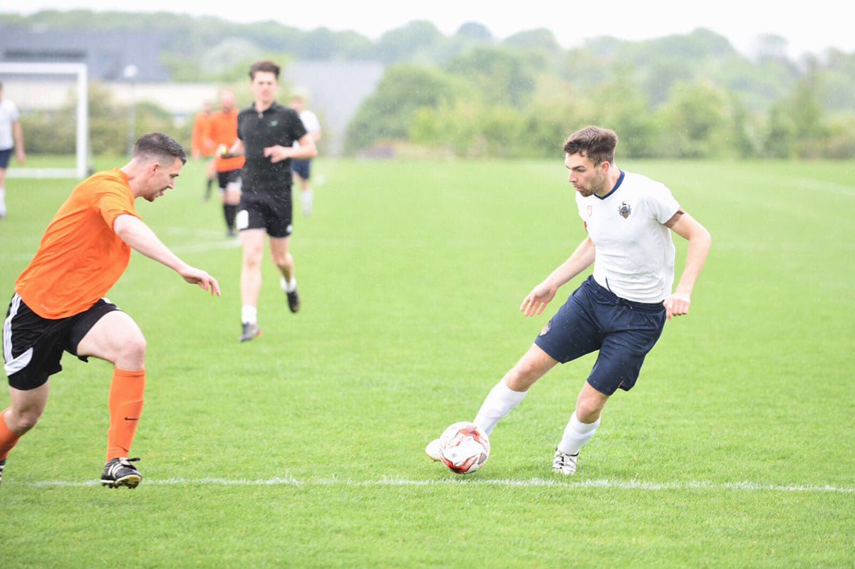 teamsurrey's tweet photo. Some absolutely crunching tackles in this @UoSFC #GradSport17 fixture! π€£ #Surrey50
πΈ @EzraRollinson https://t.co/swoOR7pBeL
