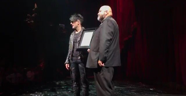 LoyallyYours's tweet photo. It's official - @CrissAngel #MindfreakLIVE is the #1MagicShowInTheWorld - TY International Brotherhood of Magicians (IBM) for this honor!! https://t.co/MtnOAwU1Ll