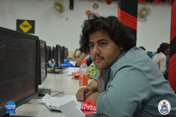 PUCIT_ACM's tweet photo. Empowered by coding, our youth is challenging the system in CodeBot and Clash of Coders @ #SoftExpo17 
#GamingArena #BiggestNationalEvent https://t.co/SXCEdngdJV