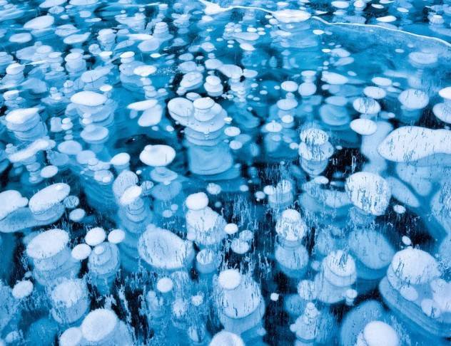 hexagramaton's tweet photo. Esos #chorros que se ven en la superficie del #Sol deberían estar producidos por mineral #frío, similar a las burbujas del #hielo. https://t.co/bYvRiG2DDS