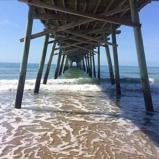 DropVan1's tweet image. Via @jaredwhiteblue of the gorgeous Emerald Isle peir. More weekend beach pictures coming👌