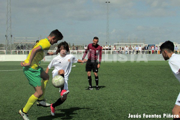 SevillistaRadio's tweet photo. FOTOGALERÍA |  Sevilla FC – Escuelas Peloteros Sierra Sur https://t.co/ogyPUflrkA https://t.co/ZupSXH3b8M