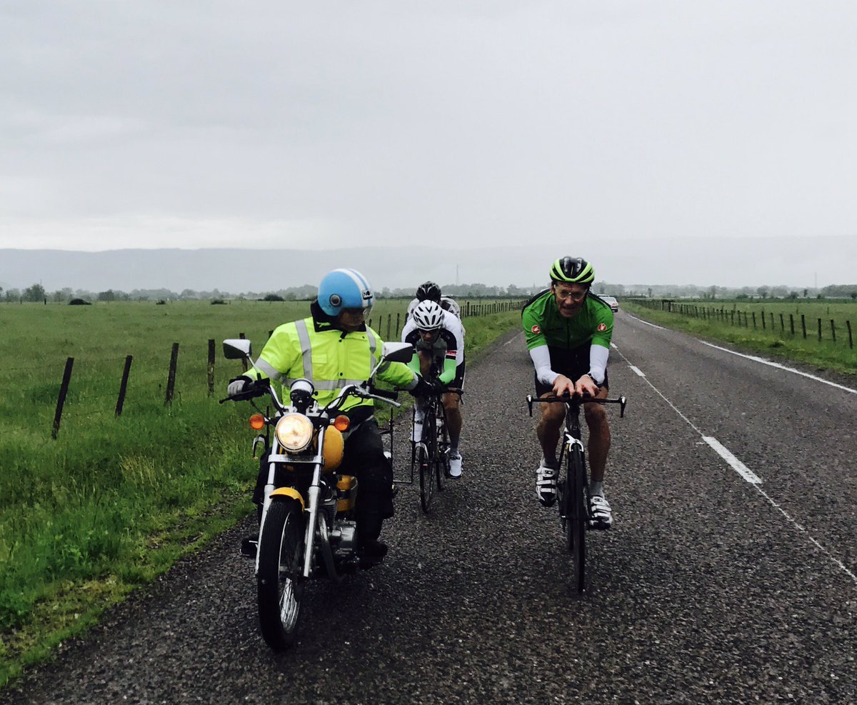 Velo2max_fr's tweet photo. Good job les gars ! Séance derrière moto ce matin où chacun a pu se tester et se faire plaisir. C'est l'heure de la sieste ! #Velo2max https://t.co/bN6nVf112Y